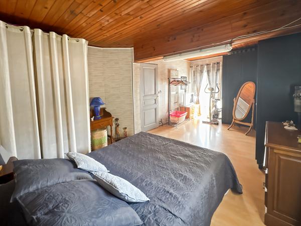 Maison Jouy Le Moutier 6 pièce(s) 166 m2