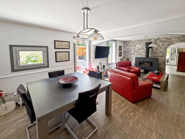 Maison Jouy Le Moutier 6 pièce(s) 166 m2