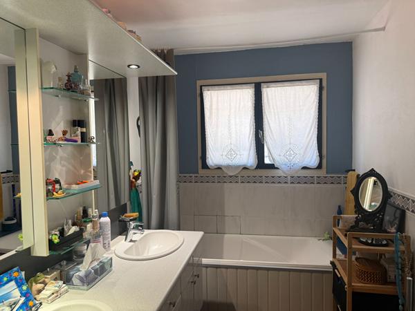 Maison à vendre à Limoux de 105 m² avec piscine, garage de 55 m² et terrain de 960 m²