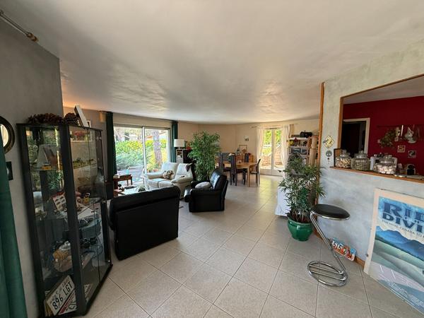 Maison à vendre à Limoux de 105 m² avec piscine, garage de 55 m² et terrain de 960 m²