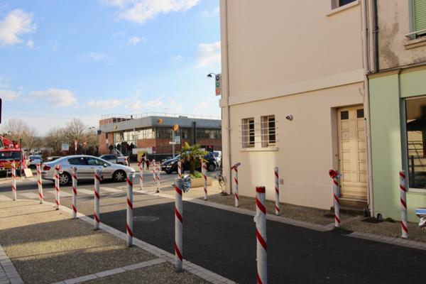 Villeneuve sur Lot, local commercial ou professionnel d'environ 27 m² situé centre ville proche parkings. réserve en cave. Point d'eau sur l'arrière. , Villeneuve sur lot