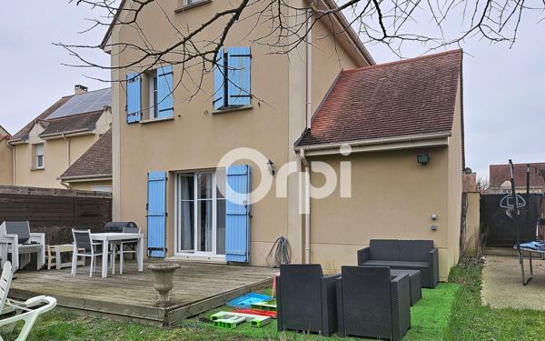 Maison à vendre    5 pièces • 102 m2 Le Coudray-Montceaux