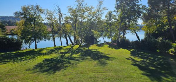 47300 VILLENEUVE SUR LOT Magnifique demeure avec vue sur le lot à Villeneuve/Lot