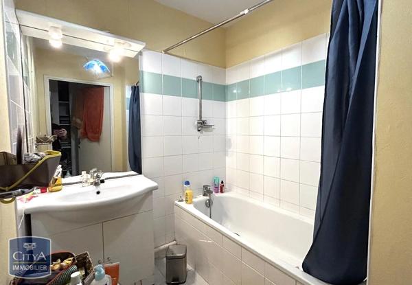 Appartement à louer 2 pièces 47.67m² Caussade (82300)