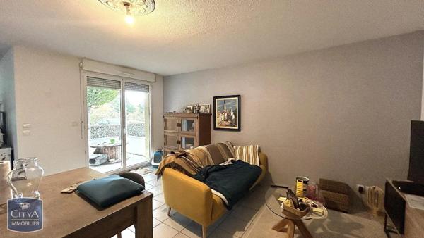 Appartement à louer 2 pièces 47.67m² Caussade (82300)