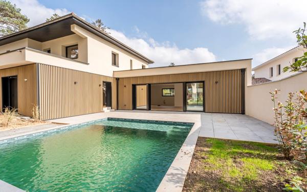 Maison à vendre    6 pièces • 182 m2 Charbonnières-les-Bains