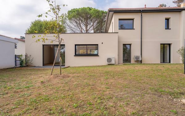 Maison à vendre    6 pièces • 182 m2 Charbonnières-les-Bains