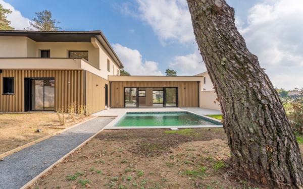 Maison à vendre    6 pièces • 182 m2 Charbonnières-les-Bains