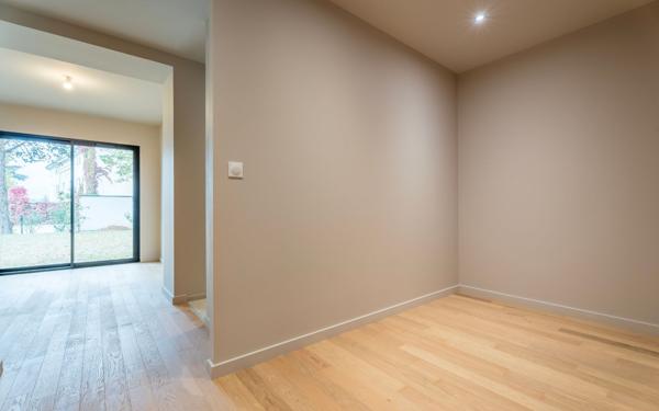 Maison à vendre    6 pièces • 182 m2 Charbonnières-les-Bains