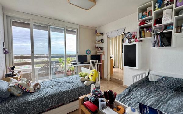 Appartement à vendre    3 pièces •  Istres