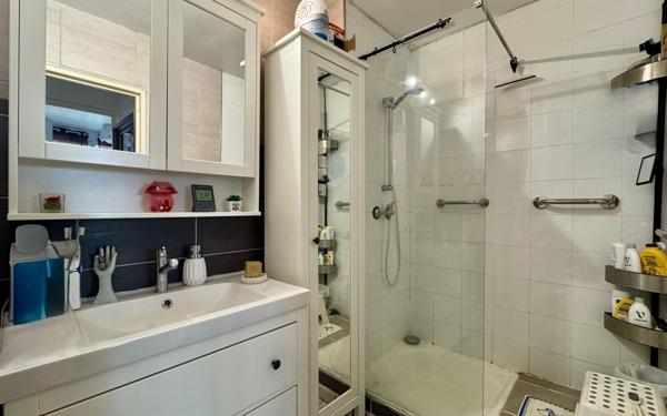 Appartement à vendre    3 pièces •  Istres