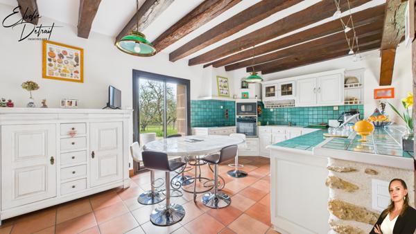 Maison 7 pièces - 242 m²