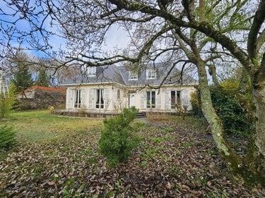 Maison à vendre à La Chartre-sur-le-Loir dans la Sarthe (72340), ref : 105954