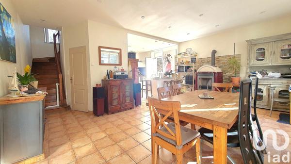 Maison 5 pièces de 160 m² à Mazaye (63230)