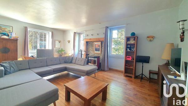 Maison 5 pièces de 160 m² à Mazaye (63230)