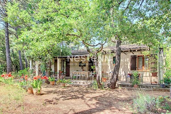 Exclusivité A VENDRE ! Maison de 92 m2 de plain pied + 10m² de dépendance + piscine le tout sur un terrain de 2 hectares!!