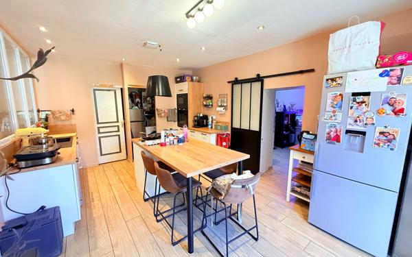 Maison à vendre    8 pièces • 265 m2 Lavernose-Lacasse