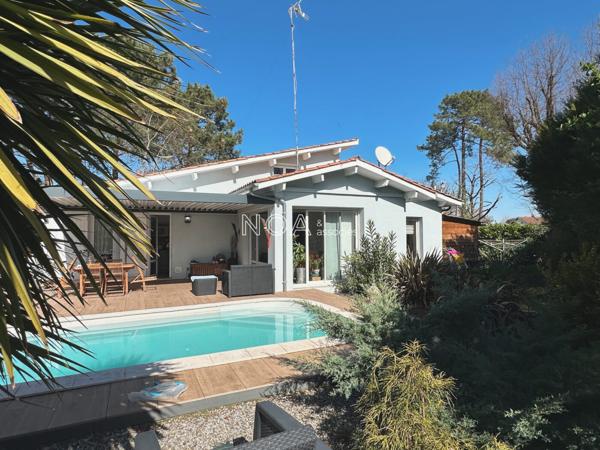 Villa rénovée avec piscine et bel environnement boisé