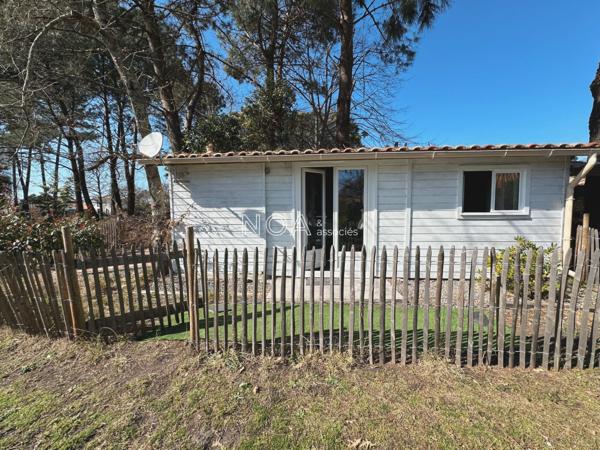 Villa rénovée avec piscine et bel environnement boisé