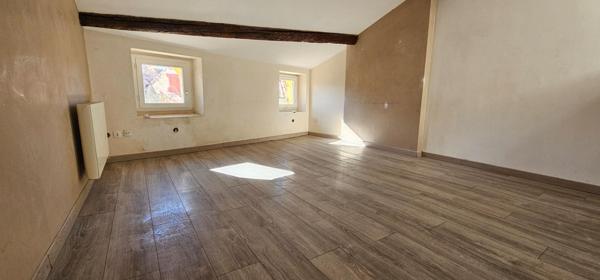 Duplex de caractère sous verrière zénithale - dernier étage - Perpignan La Réal