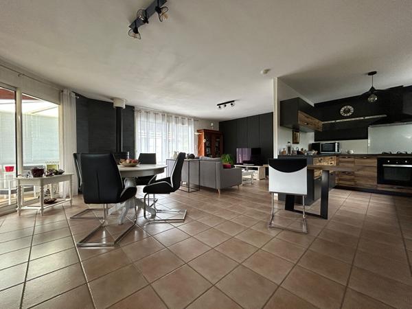 Un cocon de vie à Boulazac ! Jolie villa de plain-pied avec dépendance, tout confort, proche commerces et nature !