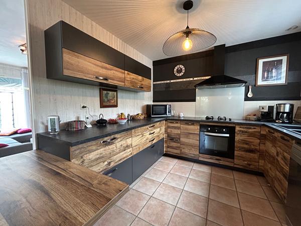 Un cocon de vie à Boulazac ! Jolie villa de plain-pied avec dépendance, tout confort, proche commerces et nature !