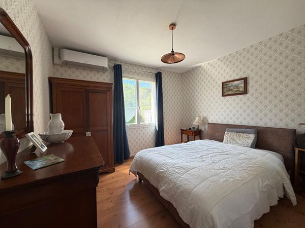 Un cocon de vie à Boulazac ! Jolie villa de plain-pied avec dépendance, tout confort, proche commerces et nature !