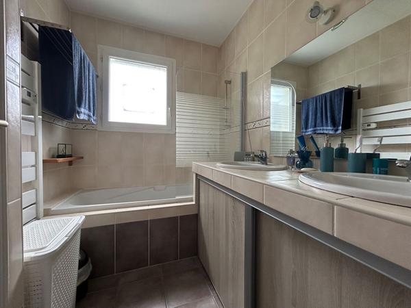 Un cocon de vie à Boulazac ! Jolie villa de plain-pied avec dépendance, tout confort, proche commerces et nature !