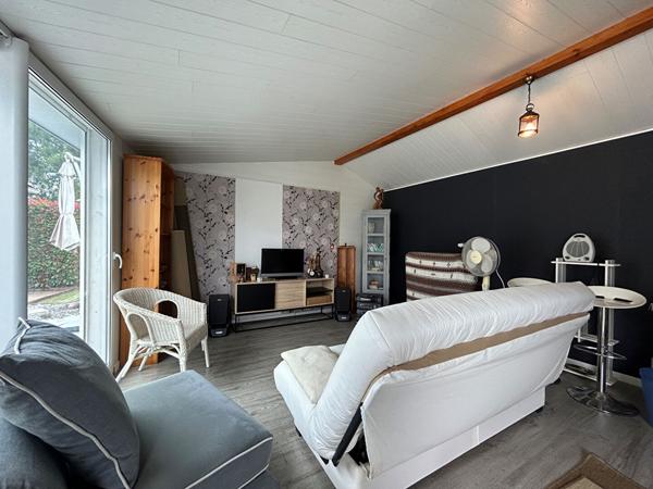 Un cocon de vie à Boulazac ! Jolie villa de plain-pied avec dépendance, tout confort, proche commerces et nature !