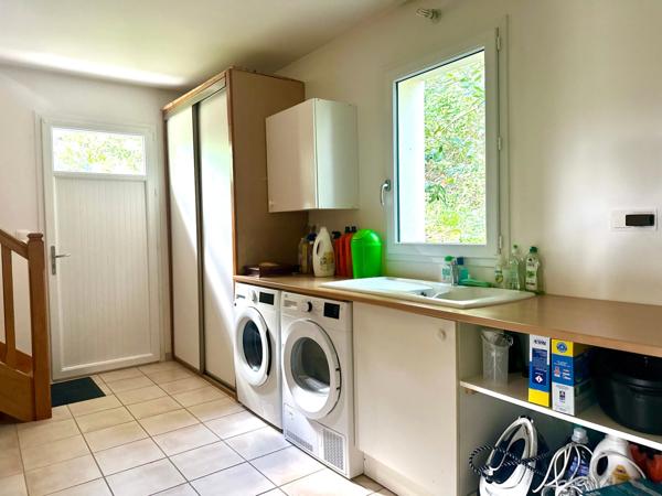 Maison à vendre à Saumur-Bagneux - 4 chambres - Vue dégagée - 222 m² - construction 2006 - Parcelle de 659m²