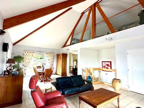 Maison à vendre à Saumur-Bagneux - 4 chambres - Vue dégagée - 222 m² - construction 2006 - Parcelle de 659m²