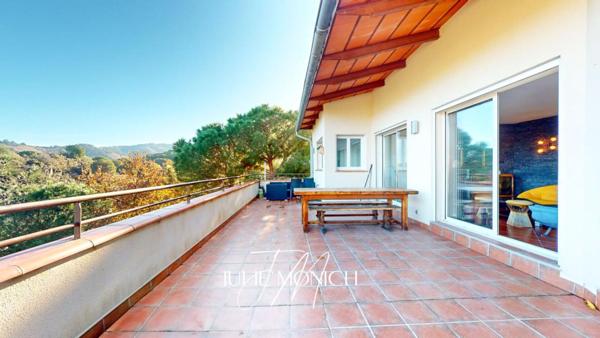 VILLA AVEC UNE VUE MER ET MONTAGNES