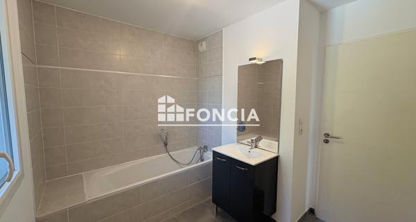 Location Appartement 3 pièces 68.4 m² - Montfavet 84140