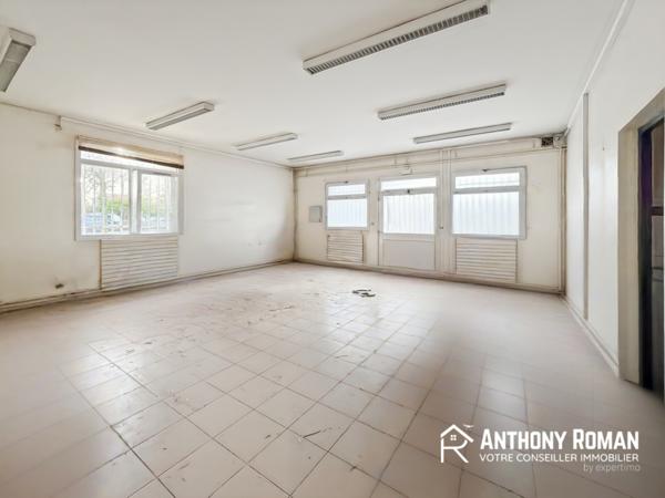 Attiches (59551) Immeuble - 260m2 - Appartement + Local professionel