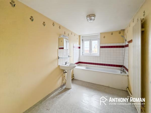 Attiches (59551) Immeuble - 260m2 - Appartement + Local professionel