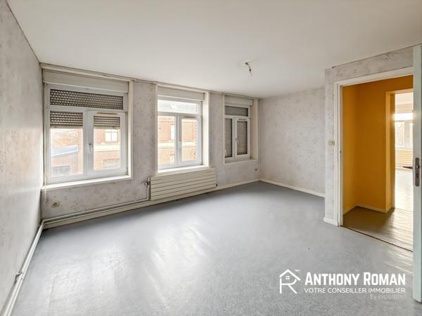 Attiches (59551) Immeuble - 260m2 - Appartement + Local professionel