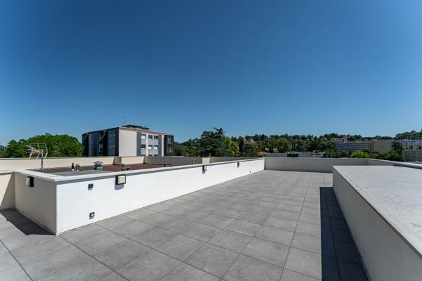 Appartement 5 pièces -Dernier étage terrasse et Rooftop Francheville Le Bas