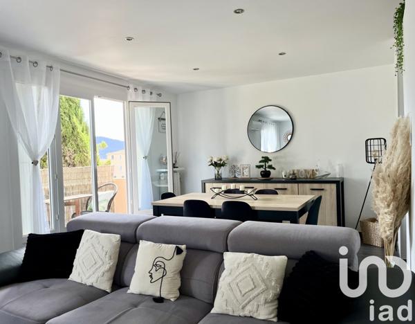 Appartement 3 pièces de 66 m² à Hyères (83400)