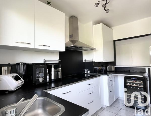 Appartement 3 pièces de 66 m² à Hyères (83400)