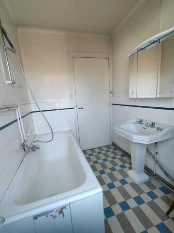 Maison de Caractère 7 pièces – 5 Chambres – Cour & Garage – Châteaudun