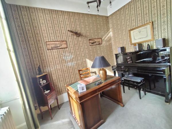 Maison de Caractère 7 pièces – 5 Chambres – Cour & Garage – Châteaudun