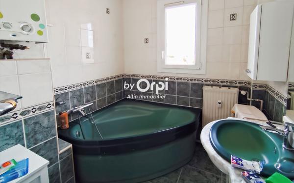 Appartement à vendre    3 pièces • 69,81 m2 Montluçon