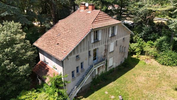 A vendre - Maison atypique avec gros potentiel aux portes de Lalinde !