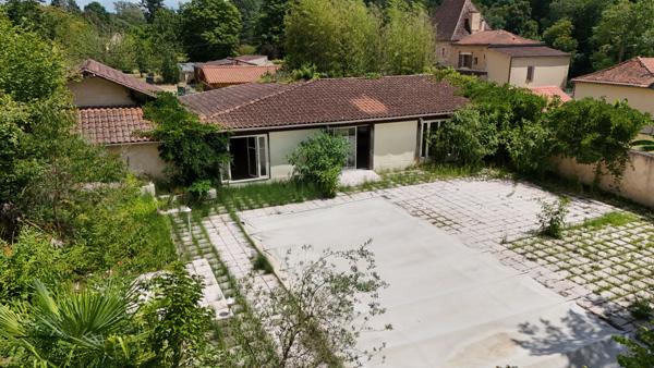 A vendre - Maison atypique avec gros potentiel aux portes de Lalinde !