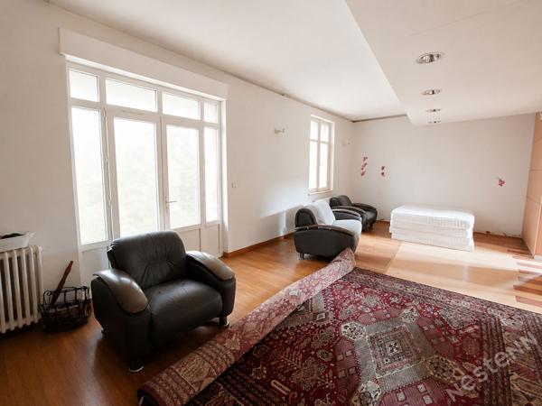 A vendre - Maison atypique avec gros potentiel aux portes de Lalinde !