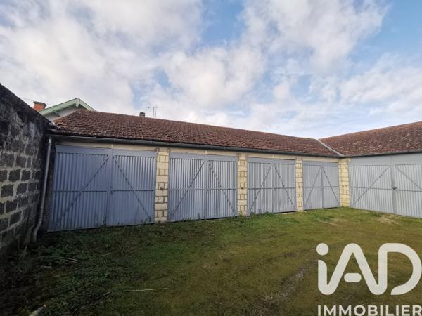 Parking à vendre 596 m² Saintes