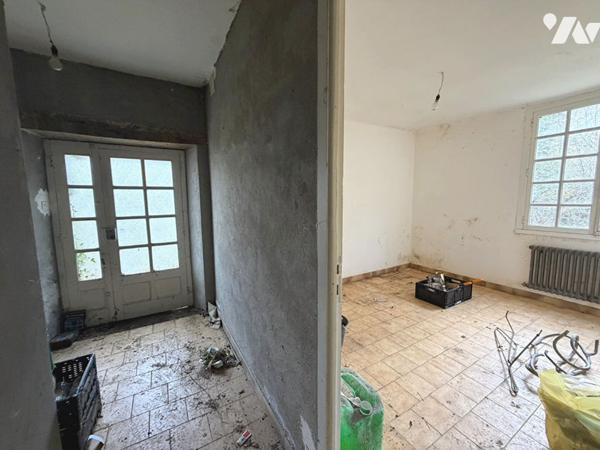 MAISON EN PIERRES AVEC GRANGE A ORGERES A RENOVER !