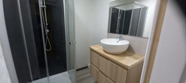 Appartement entièrement rénové et disponible