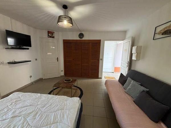 Appartement à louer    1 pièce • 23 m2 Saint-François