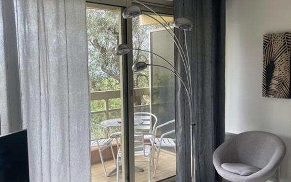 Appartement à vendre    1 pièce • 35,30 m2 Nice